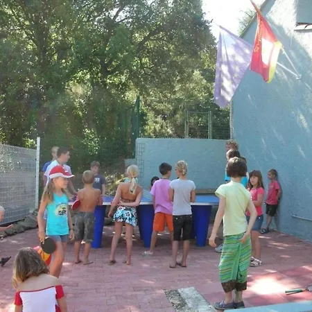 Zecamping 3 A 4km De La Piscine Chiens Acceptes Jacuzzi