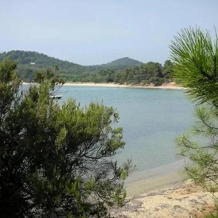 Zecamping 3 A 4km De La Piscine Chiens Acceptes Jacuzzi Bormes-les-Mimosas