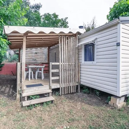 Campingplatz Zecamping 3 A 4km De La Piscine Chiens Acceptes Jacuzzi