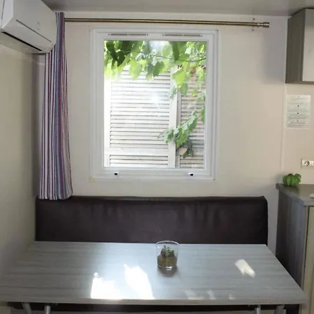 Zecamping 3 A 4km De La Piscine Chiens Acceptes Jacuzzi Campingplatz