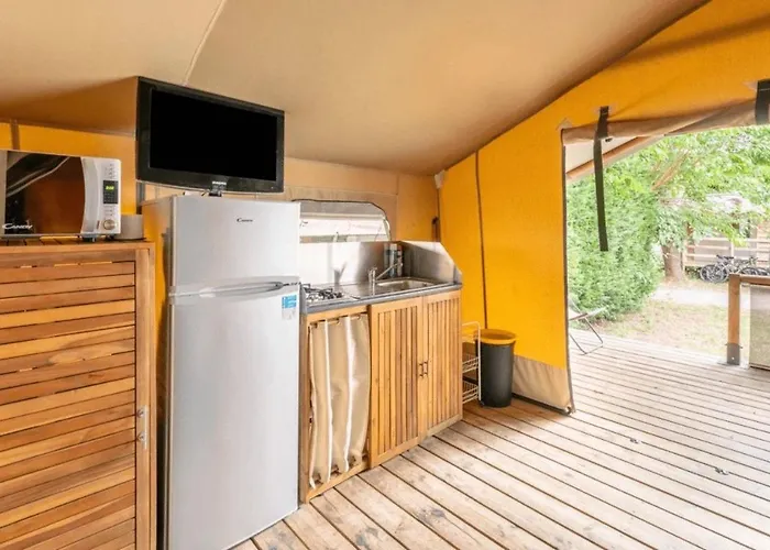 Camping Zecamping 3 A 4km De La Piscine Chiens Acceptes Jacuzzi Bormes-les-Mimosas