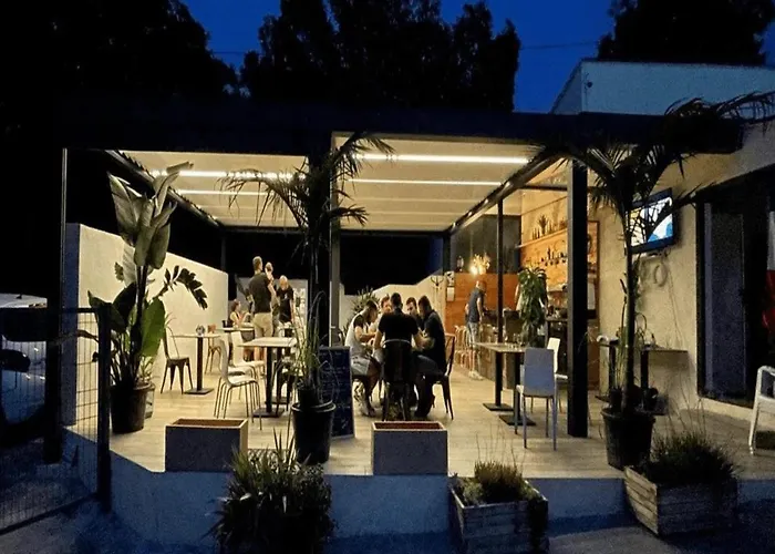 Zecamping 3 A 4km De La Piscine Chiens Acceptes Jacuzzi 3*