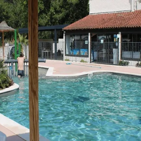 Zecamping 3 A 4Km De La Plage Piscine Chiens Acceptes Jacuzzi Kemp Bormes-les-Mimosas