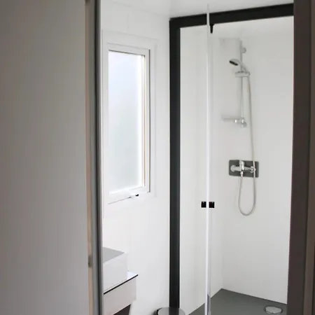 Kemp Zecamping 3 A 4Km De La Plage Piscine Chiens Acceptes Jacuzzi