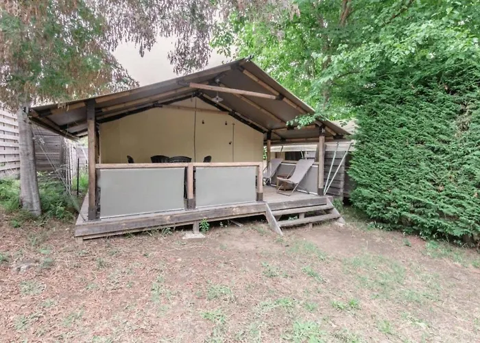 Zecamping 3 à 4km De La Piscine Chiens Acceptés Jacuzzi Camping 3*